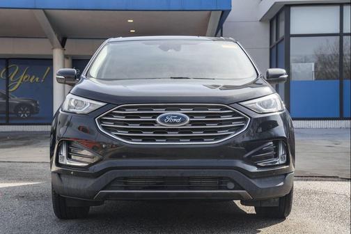 Black Metallic 2022 Ford Edge Titanium