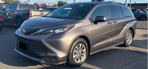 Predawn Gray Mica 2021 Toyota Sienna LE