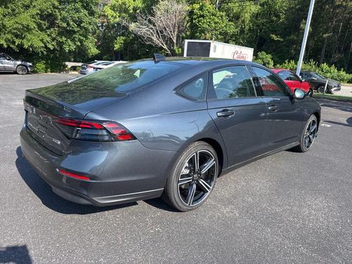 Meteorite Gray Metallic 2026 Honda Accord SE