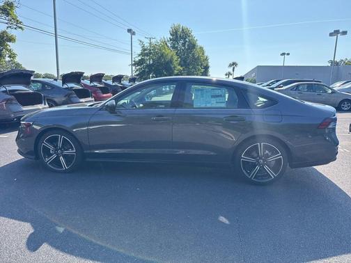 Meteorite Gray Metallic 2026 Honda Accord SE
