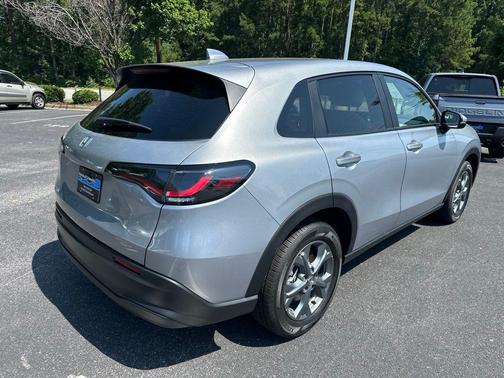 Solar Silver Metallic 2027 Honda HR-V LX