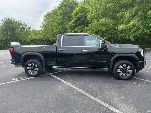 Onyx Black 2024 GMC Sierra 2500 Denali