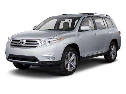 Classic Silver Metallic 2013 Toyota Highlander SE