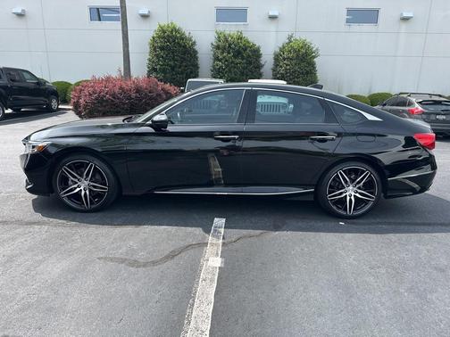 2022 Honda Accord Touring 2.0T