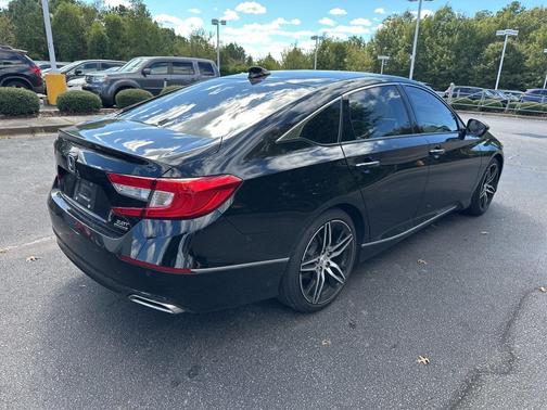 2022 Honda Accord Touring 2.0T