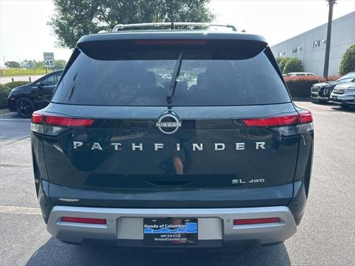 2024 Nissan Pathfinder SL