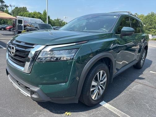 2024 Nissan Pathfinder SL