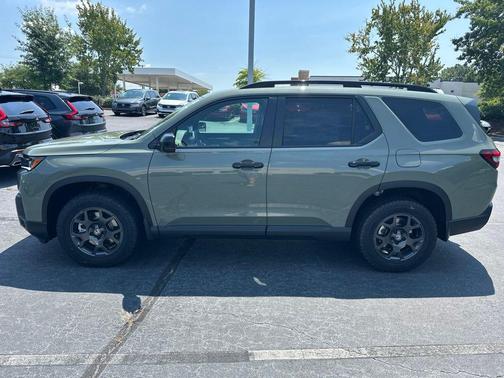 Ash Green Metallic 2026 Honda Pilot TrailSport