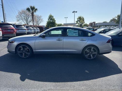 Solar Silver Metallic 2026 Honda Accord SE