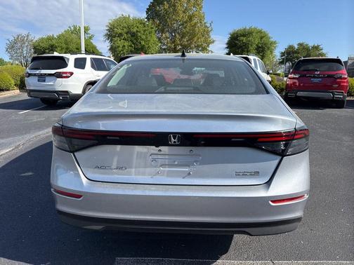 Solar Silver Metallic 2026 Honda Accord SE
