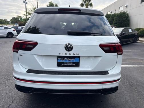 White Pearl 2022 Volkswagen Tiguan 2.0T SE R-Line Black