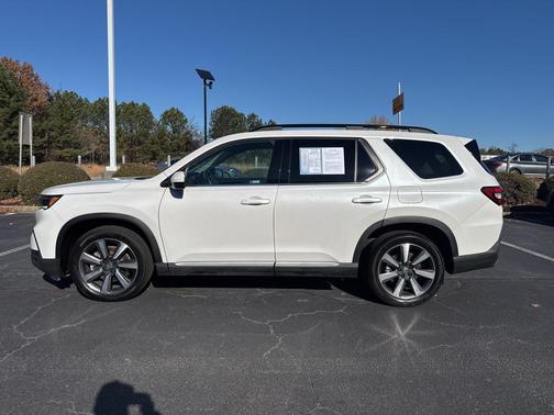 2023 Honda Pilot Touring 8-Passenger