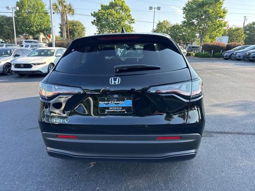 Crystal Black Pearl 2027 Honda HR-V LX