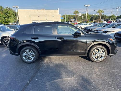 Crystal Black Pearl 2027 Honda HR-V LX