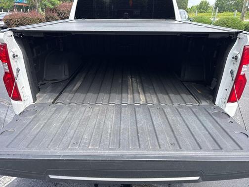 Iridescent Pearl Tricoat 2022 Chevrolet Silverado 1500 LTZ