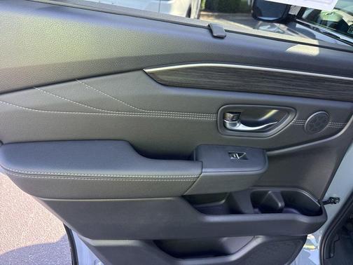 Sonic Gray Pearl 2026 Honda Pilot Touring 8-Passenger