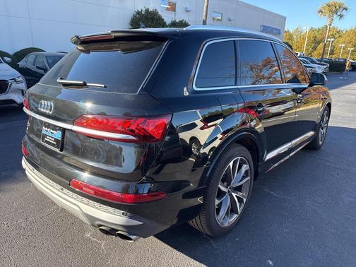 2022 Audi SQ7 4.0T Premium Plus