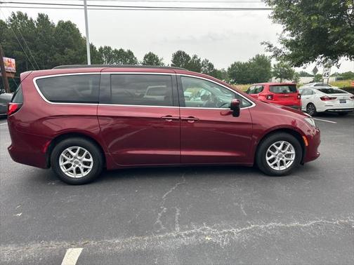 2020 Chrysler Voyager LXI