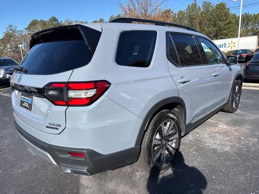 2025 Honda Pilot Touring 8-Passenger