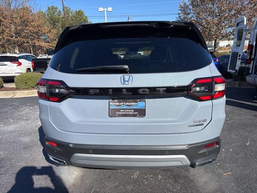 2025 Honda Pilot Touring 8-Passenger