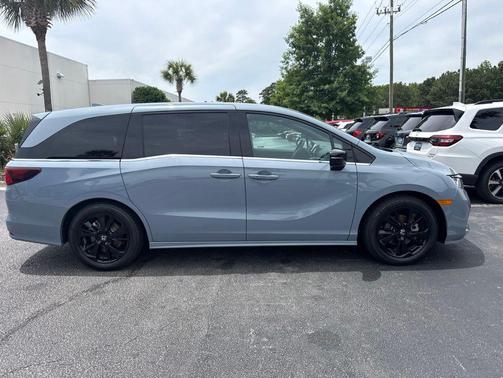 Sonic Gray Pearl 2023 Honda Odyssey Sport