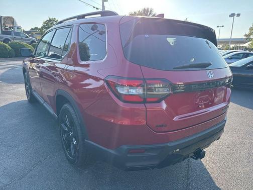 Radiant Red Metallic II 2026 Honda Pilot Black Edition