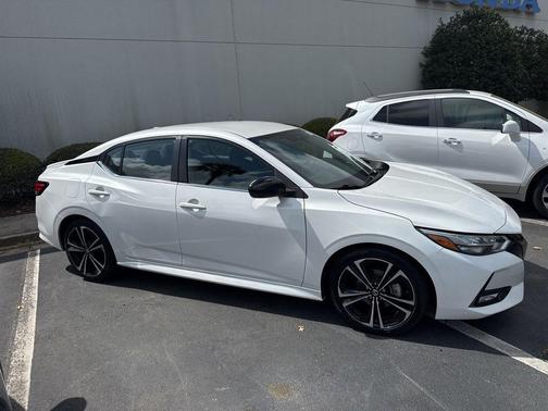 Aspen White TriCoat Pearl 2022 Nissan Sentra SR