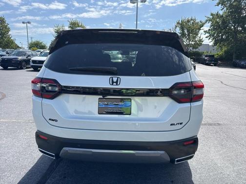 Platinum White Pearl 2026 Honda Pilot Elite