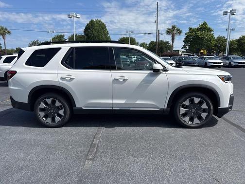 Platinum White Pearl 2026 Honda Pilot Elite