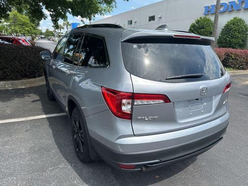 Lunar Silver Metallic 2022 Honda Pilot Special Edition