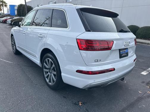2019 Audi Q7 45 Premium Plus