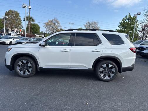 Platinum White Pearl 2026 Honda Pilot Touring 8-Passenger