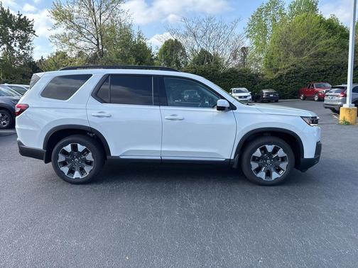 Platinum White Pearl 2026 Honda Pilot Touring 8-Passenger