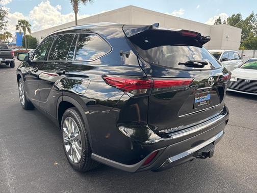 2022 Toyota Highlander Limited
