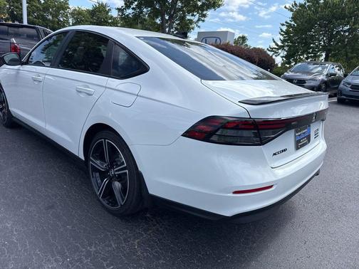 Platinum White Pearl 2026 Honda Accord Hybrid Sport