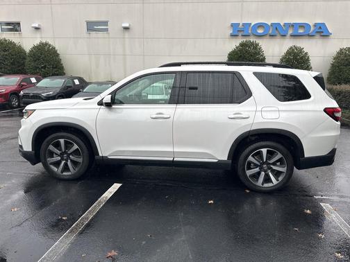 2023 Honda Pilot Touring 8-Passenger