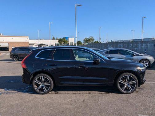 2019 Volvo XC60 T6 Momentum