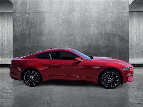 2022 Ford Mustang EcoBoost
