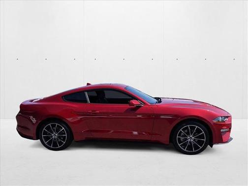 2022 Ford Mustang EcoBoost
