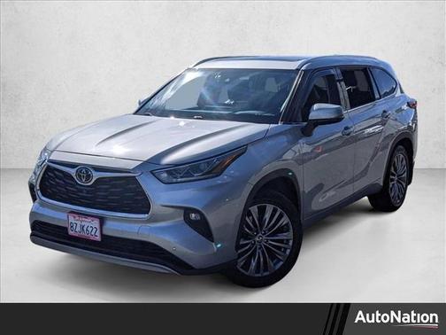 Celestial Silver Metallic 2022 Toyota Highlander Platinum