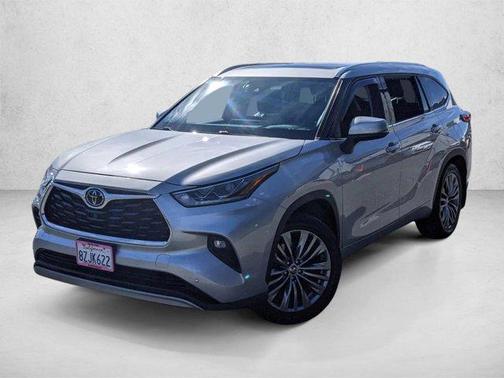 Celestial Silver Metallic 2022 Toyota Highlander Platinum