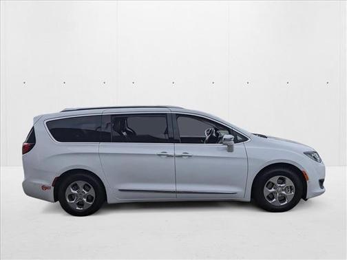 2018 Chrysler Pacifica Hybrid Limited