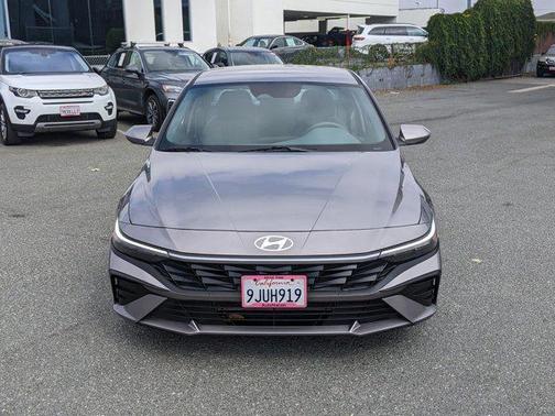 2024 Hyundai ELANTRA SE