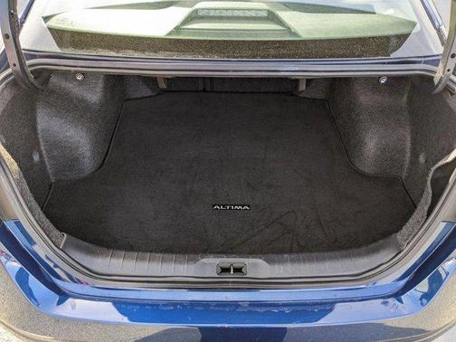 Deep Blue Pearl 2024 Nissan Altima SR FWD