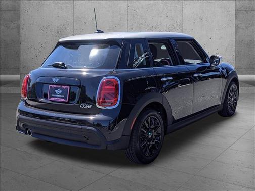 Photo 2 of 18 of 2022 MINI Hardtop Cooper