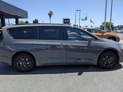 2021 Chrysler Pacifica Hybrid Limited