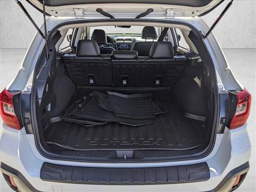Crystal White Pearl 2019 Subaru Outback 2.5i Limited