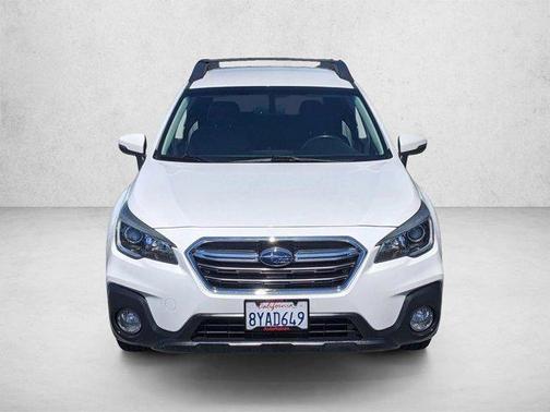 Crystal White Pearl 2019 Subaru Outback 2.5i Limited