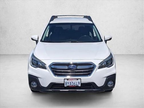 Crystal White Pearl 2019 Subaru Outback 2.5i Limited