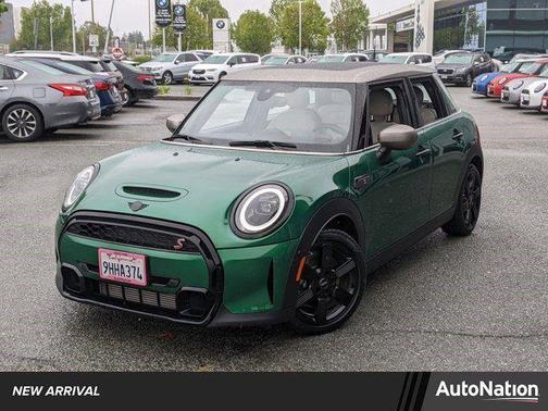 British Racing Green IV Metallic 2024 MINI Hardtop Cooper S